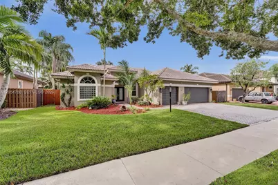 16366 N Mariposa Cir N, Pembroke Pines, FL 33331 - Photo 1