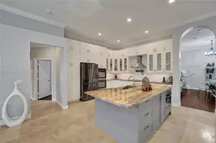 16366 N Mariposa Cir N, Pembroke Pines, FL 33331 - Photo 4