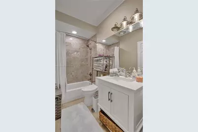 16366 N Mariposa Cir N, Pembroke Pines, FL 33331 - Photo 32