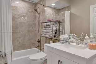 16366 N Mariposa Cir N, Pembroke Pines, FL 33331 - Photo 32