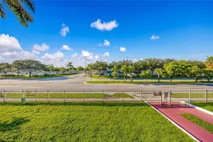 505 NW 177th St, Miami Gardens, FL 33169 - Photo 12