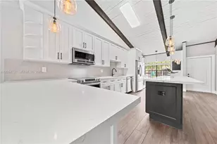 10301 Jasmine Ct, Pembroke Pines, FL 33026 - Photo 2