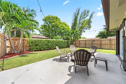 10301 Jasmine Ct, Pembroke Pines, FL 33026 - Photo 16