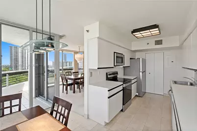 3600 Mystic Pointe Dr #1207, Aventura, FL 33180 - Photo 4