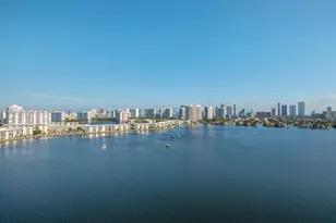 17301 Biscayne Blvd, North Miami Beach, FL 33160 - Photo 10