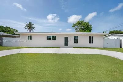 10040 SW 215th St, Cutler Bay, FL 33189 - Photo 1