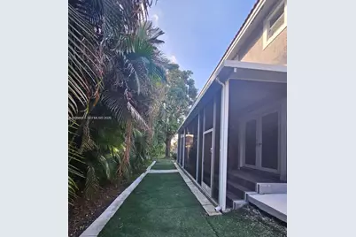 5754 NW 98th Ave, Doral, FL 33178 - Photo 36