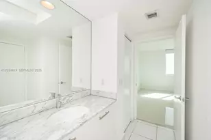 55 SE 6th St, Miami, FL 33131 - Photo 20