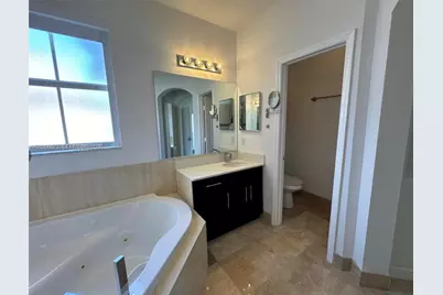 7563 NW 112th Pl, Doral, FL 33178 - Photo 12