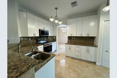 7563 NW 112th Pl, Doral, FL 33178 - Photo 6