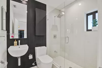 19130 NE 21st Ave, North Miami Beach, FL 33179 - Photo 32