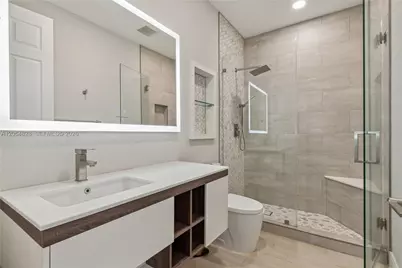 1371 Victoria Isle Dr, Weston, FL 33327 - Photo 24