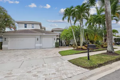 1371 Victoria Isle Dr, Weston, FL 33327 - Photo 2