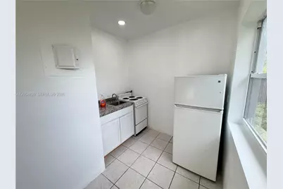 2041 S Jackson St #4, Hollywood, FL 33020 - Photo 4