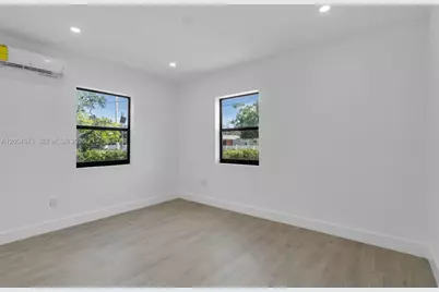 2121 NW 86th Ter, Miami, FL 33147 - Photo 20