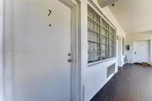 901 Pennsylvania Ave, Miami Beach, FL 33139 - Photo 2