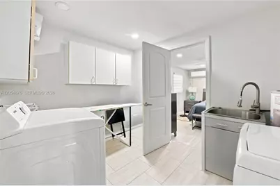 2211 NE 1st Ave, Pompano Beach, FL 33060 - Photo 22