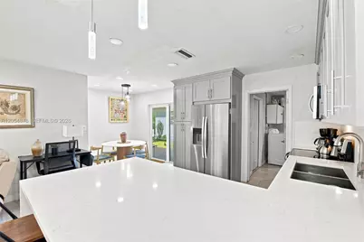 2211 NE 1st Ave, Pompano Beach, FL 33060 - Photo 10