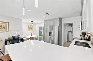 2211 NE 1st Ave, Pompano Beach, FL 33060 - Photo 10