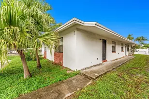 19 SE 4th Terrace, Dania Beach, FL 33004 - Photo 4