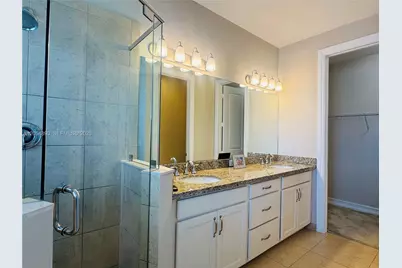 1409 SW 113th Ave, Pembroke Pines, FL 33025 - Photo 22