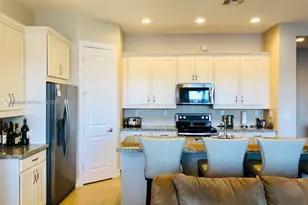 1409 SW 113th Ave, Pembroke Pines, FL 33025 - Photo 4