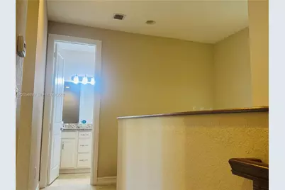 1409 SW 113th Ave, Pembroke Pines, FL 33025 - Photo 12