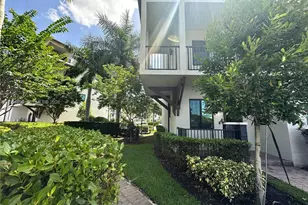 4713 NW 84th Ct, Doral, FL 33166 - Photo 2
