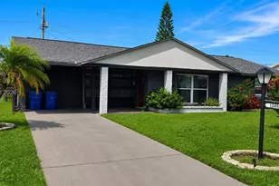 1505 Arrowhead Dr, Sun City Center, FL 33573 - Photo 2