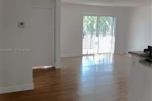 300 W Palm Cir W, Pembroke Pines, FL 33025 - Photo 24