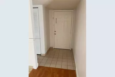 300 W Palm Cir W #208, Pembroke Pines, FL 33025 - Photo 16