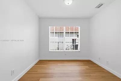 841 NW 10th St, Hallandale Beach, FL 33009 - Photo 18