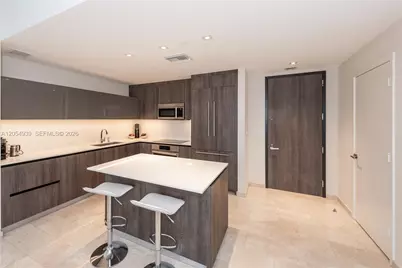 88 SW 7th St #3005, Miami, FL 33130 - Photo 8