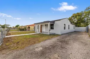 1060 NW 35th Ct, Miami, FL 33125 - Photo 2
