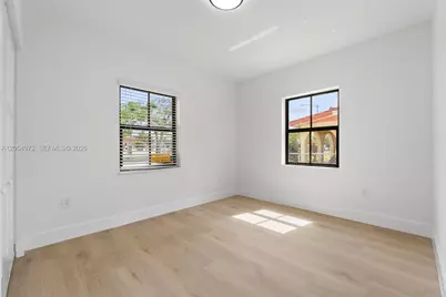1060 NW 35th Ct #1060, Miami, FL 33125 - Photo 6
