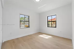 1060 NW 35th Ct, Miami, FL 33125 - Photo 6