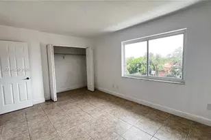 984 W 40th St, Hialeah, FL 33012 - Photo 36