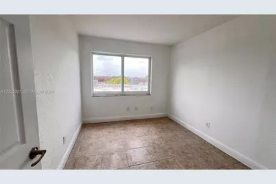 984 W 40th St #2, Hialeah, FL 33012 - Photo 30