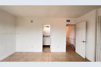 984 W 40th St #2, Hialeah, FL 33012 - Photo 18