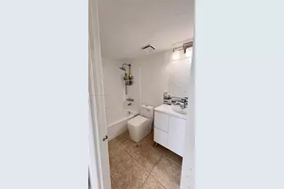984 W 40th St #2, Hialeah, FL 33012 - Photo 20