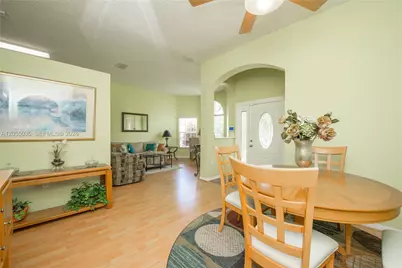 460 SE 24th Dr, Homestead, FL 33033 - Photo 6