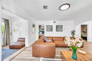 426 NE 26th St, Miami, FL 33137 - Photo 6
