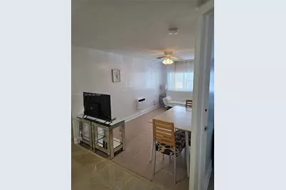 5712 Hollywood Blvd #1, Hollywood, FL 33021 - Photo 2