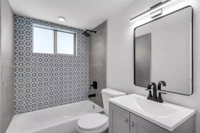 560 NE 63rd St, Miami, FL 33138 - Photo 14