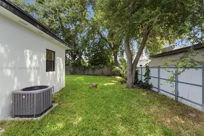 2315 NW 97th St, Miami, FL 33147 - Photo 40