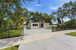 2315 NW 97th St, Miami, FL 33147 - Photo 4