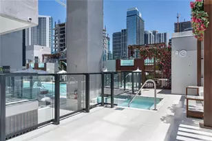 20 NE 11th St, Miami, FL 33132 - Photo 28