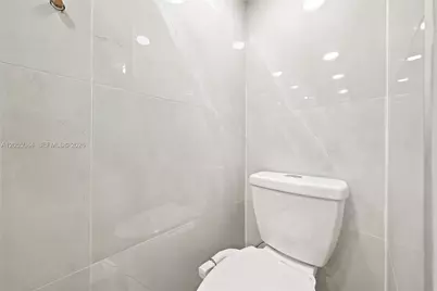 5255 W 26th Ct #803, Hialeah, FL 33016 - Photo 8