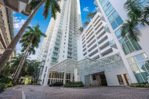 31 SE 5th St, Miami, FL 33131 - Photo 1