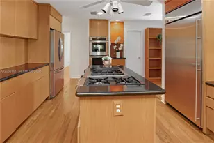 803 N Southlake Dr, Hollywood, FL 33019 - Photo 30